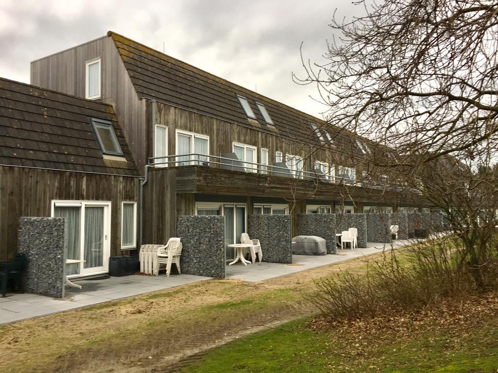 Appartement Ut & Thus, Resort Amelander Kaap Hollum  Exterior foto